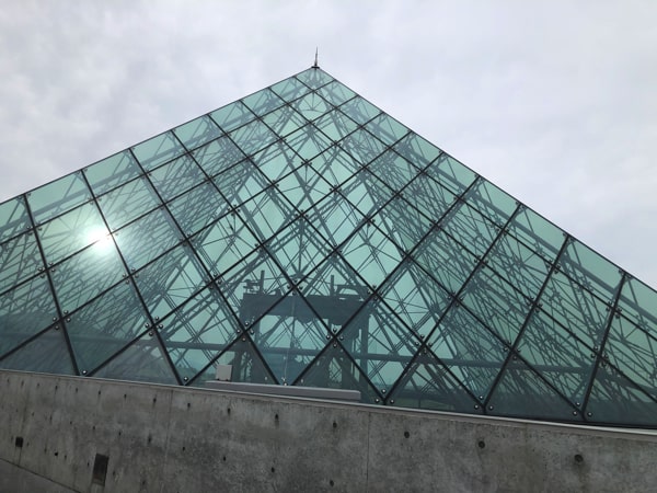モエレ沼公園のガラスのピラミッド